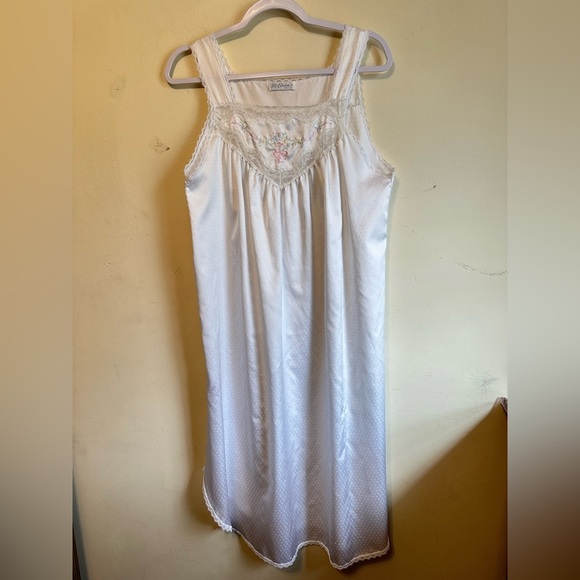 Miss Elaine 100% Rayon White Polka Dot Nightgown Size Small VTG 90’s Grandma Bow - Picture 1 of 4
